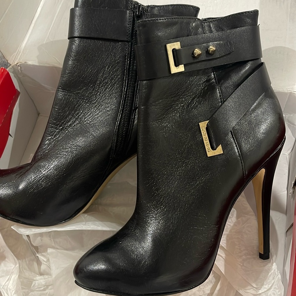 GUESS black leather boots